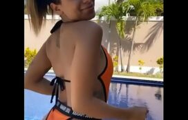 Anitta De Shortinho Colado